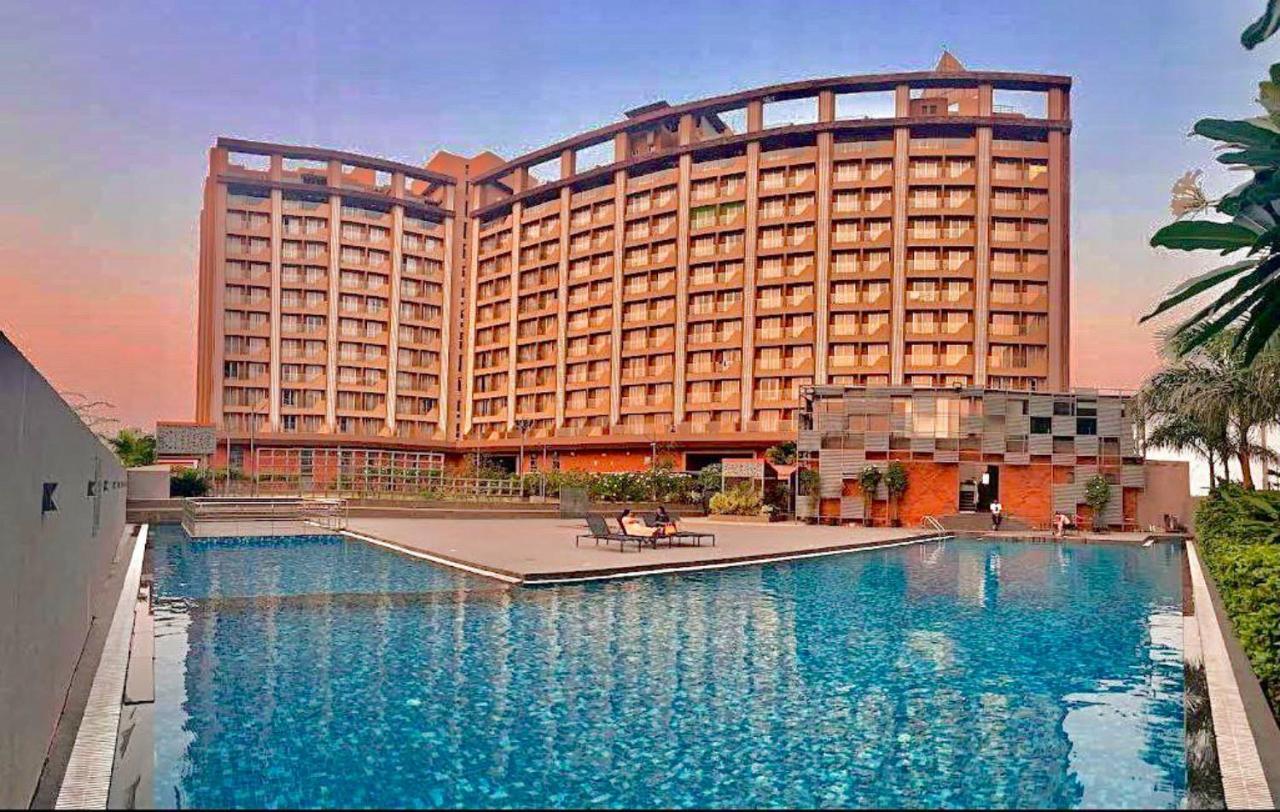 Weekend Address Managed By Stay Cation Surat Dış mekan fotoğraf